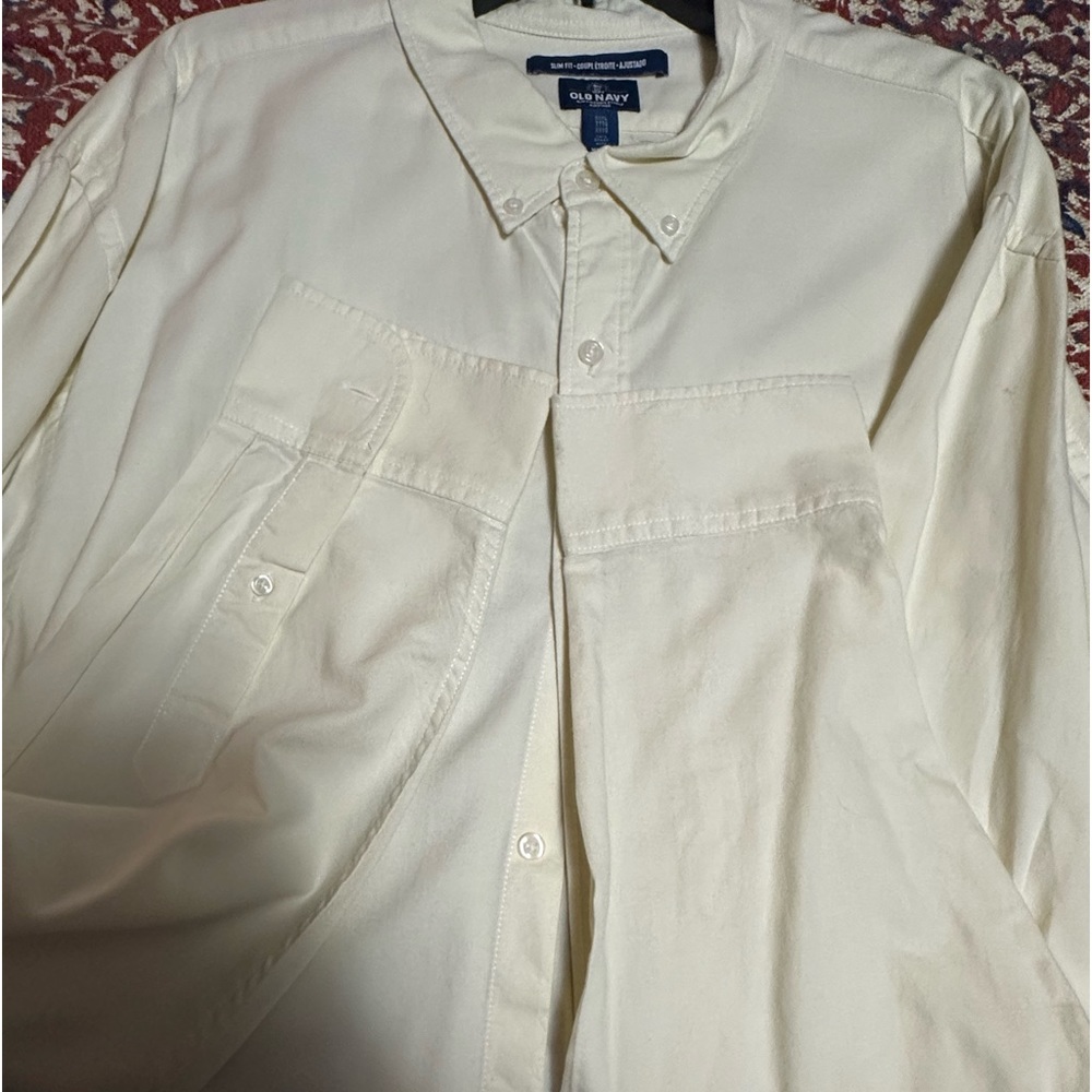 Old Navy cream color men’s long sleeve button up shirt in size 3x.